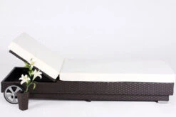 OUTFLEXX Sonnenliege, Braun, Polyrattan, 200x80x37,5cm, Inkl. Polster, Rückenlehne 4-stufig Verstellbar 7 OUTFLEXX Sonnenliege, Braun, Polyrattan, 200x80x37,5cm, Inkl. Polster, Rückenlehne 4-stufig Verstellbar -Doppler Verkäufe 1337 03.jpg