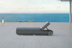 OUTFLEXX Rollliege, Grau, Polyrattan, 200x70x27,5cm, Rückenlehne 5-fach Verstellbar 38 OUTFLEXX Rollliege, Grau, Polyrattan, 200x70x27,5cm, Rückenlehne 5-fach Verstellbar -Doppler Verkäufe 18367 20 CGI.jpg