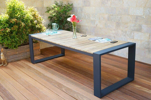 OUTFLEXX Kona Esstisch, Dark Grey/natur, Alu/recycled FSC®-Teak, 240x100x76cm, Rustikal Gebürstet, U-Gestell 1 OUTFLEXX Kona Esstisch, Dark Grey/natur, Alu/recycled FSC®-Teak, 240x100x76cm, Rustikal Gebürstet, U-Gestell