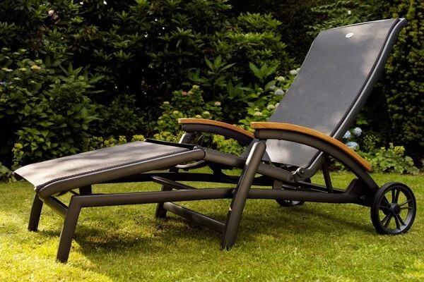 HARTMAN Da Vinci Gartenliege, Xerix/anthrazit, Alu/Textilene, 170 X 82 X 30 Cm, Mit FSC-Teak-Armlehnen 3 HARTMAN Da Vinci Gartenliege, Xerix/anthrazit, Alu/Textilene, 170 X 82 X 30 Cm, Mit FSC-Teak-Armlehnen – Bild 3