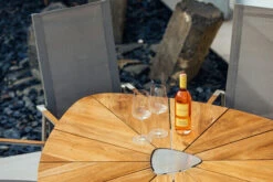 DIAMOND GARDEN Lyon Triangel Esstisch, Edelstahl/Recycled Teak, 150x 150 Cm -Doppler Verkäufe 8 21210.jpg